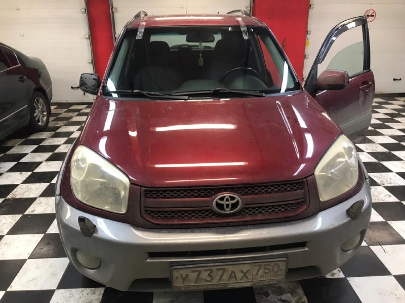 Замена лобового стекла Toyota Rav4