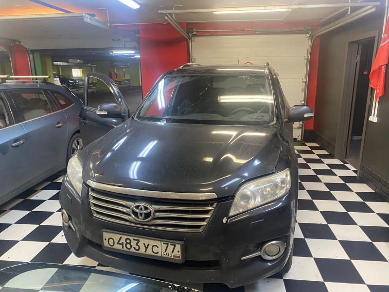 Замена лобового стекла Toyota Rav4