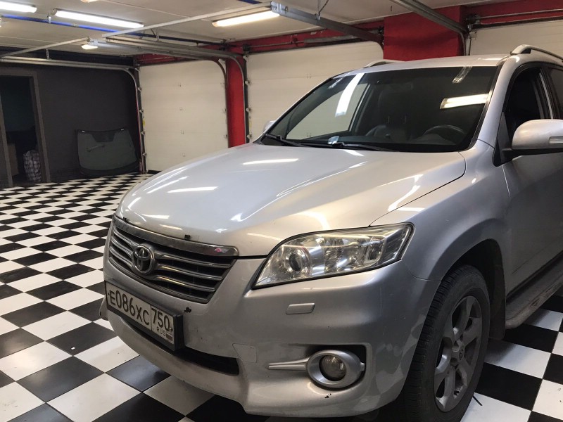 Замена лобового стекла Toyota RAV4