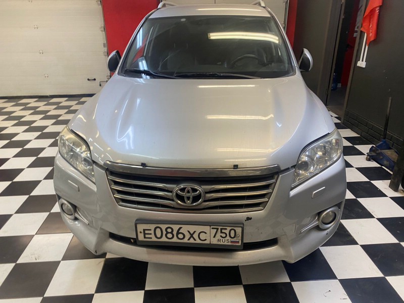 Замена лобового стекла Toyota RAV4