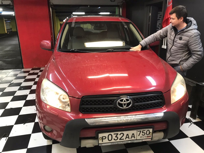Замена лобового стекла Toyota Rav4