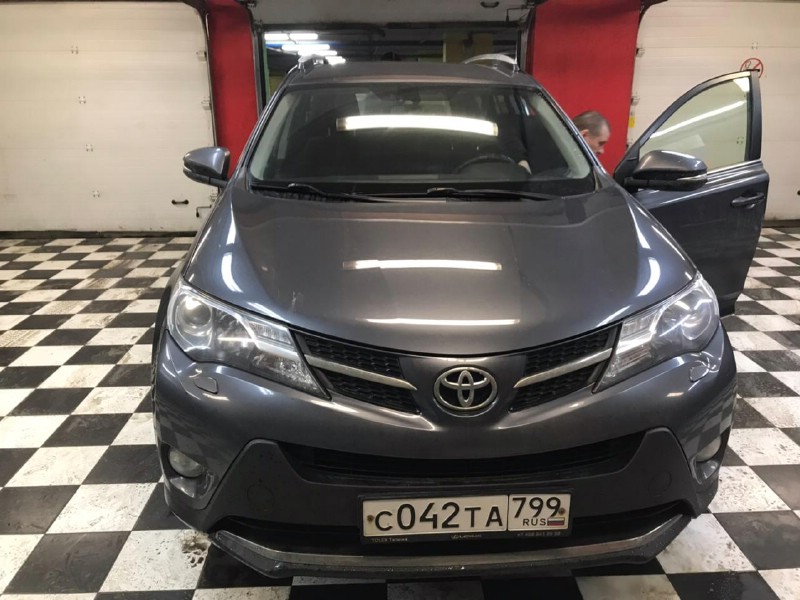 Замена лобового стекла Toyota Rav4