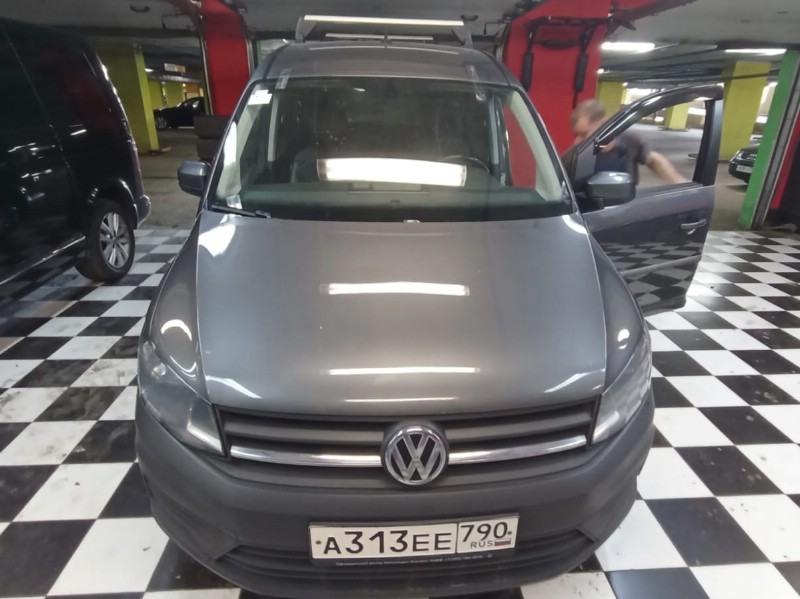 Замена лобоовго стекла Volkswagen Caddy