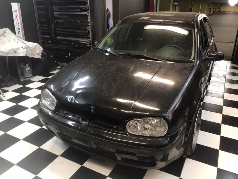 Замена лобового стекла Volkswagen Golf 4