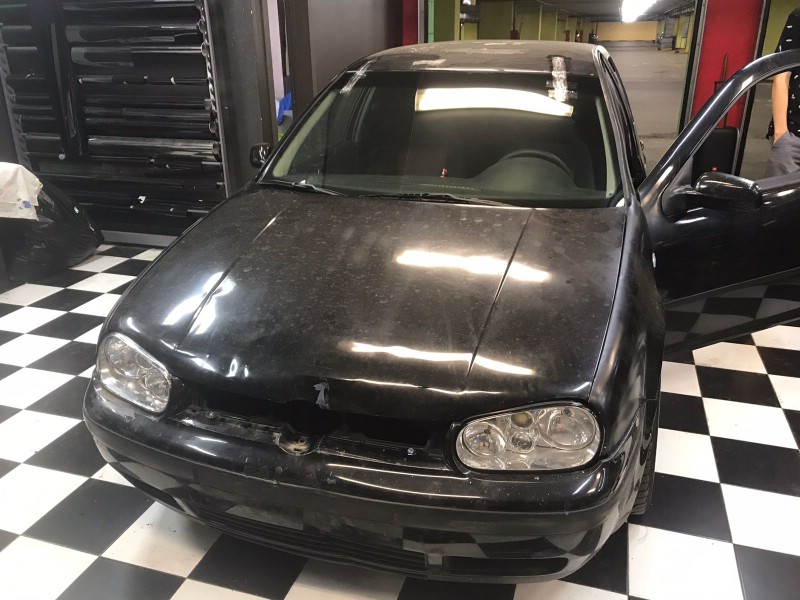Замена лобового стекла Volkswagen Golf 4
