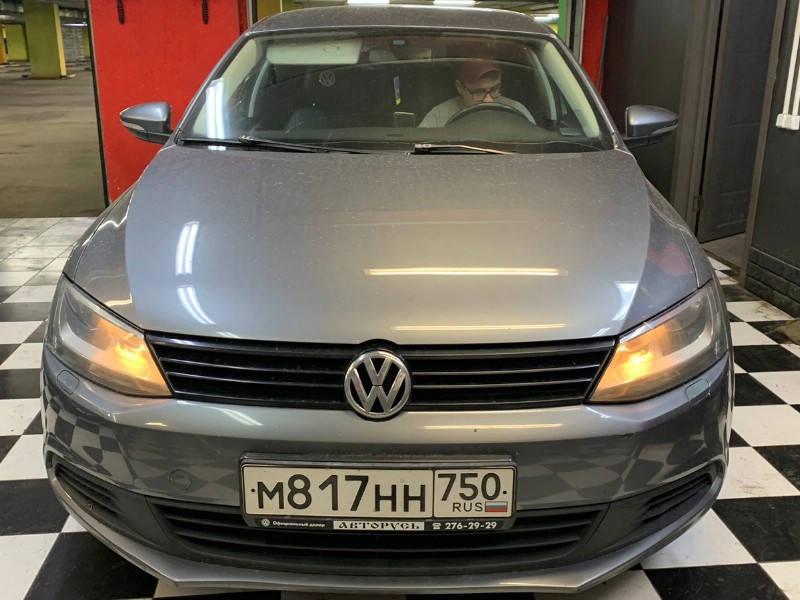 Замена лобового стекла Volkswagen Jetta