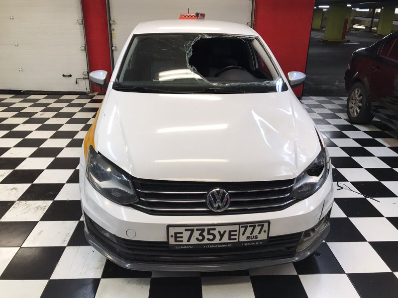 Замена лобового стекла Volkswagen Polo