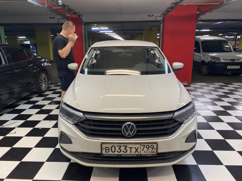 Замена лобового стекла Volkswagen Polo