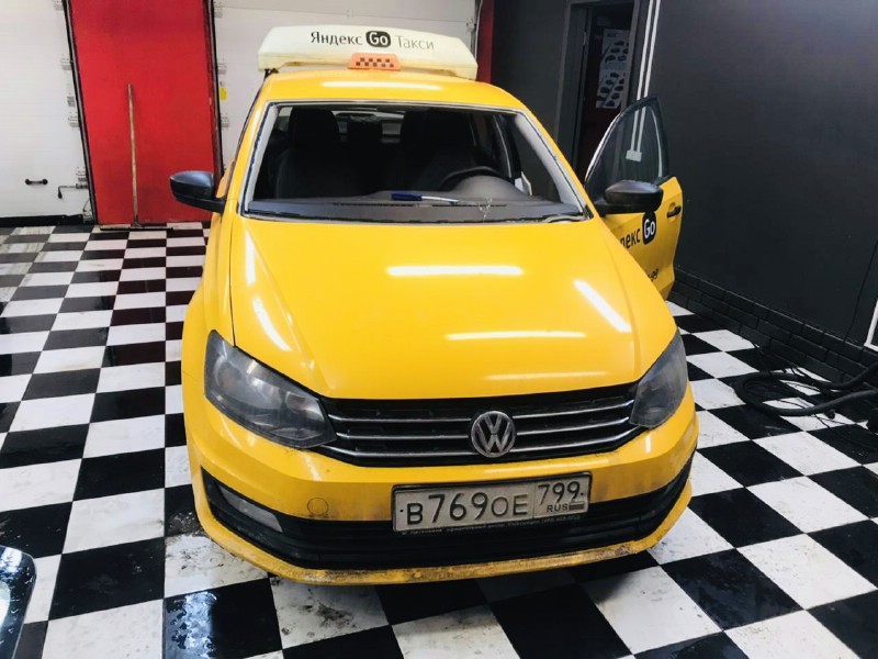 Замена лобового стекла Volkswagen Polo V 4D