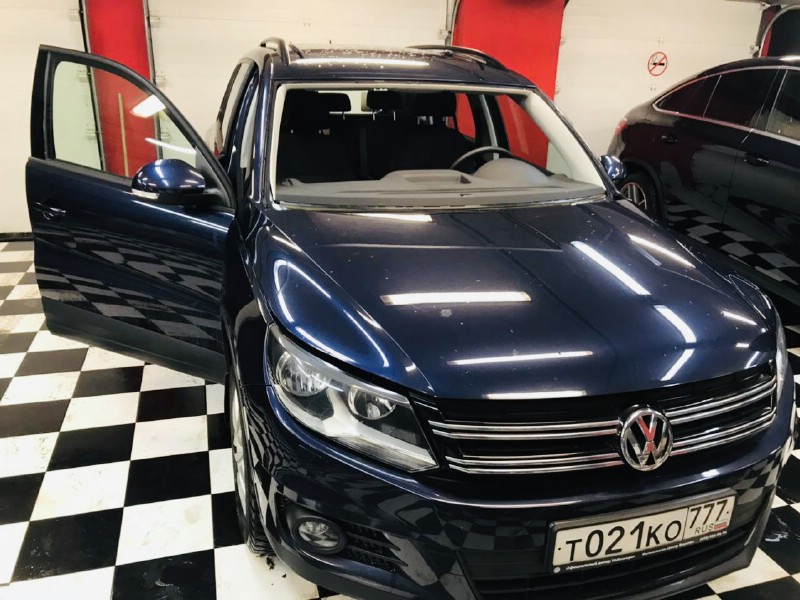 Замена лобового стекла Volkswagen Tiguan