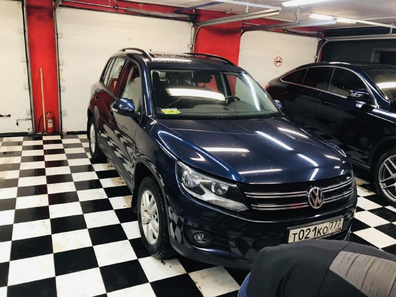 Замена лобового стекла Volkswagen Tiguan