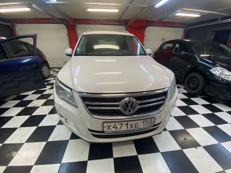 Замена лобового стекла Volkswagen Tiguan