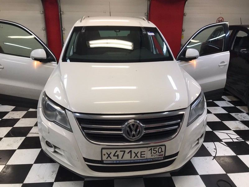 Замена лобового стекла Volkswagen Tiguan
