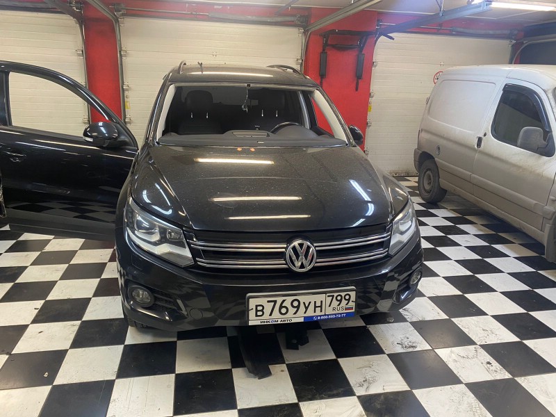 Замена лобового стекла Volkswagen Tiguan