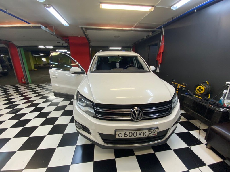 Замена лобового стекла Volkswagen Tiguan