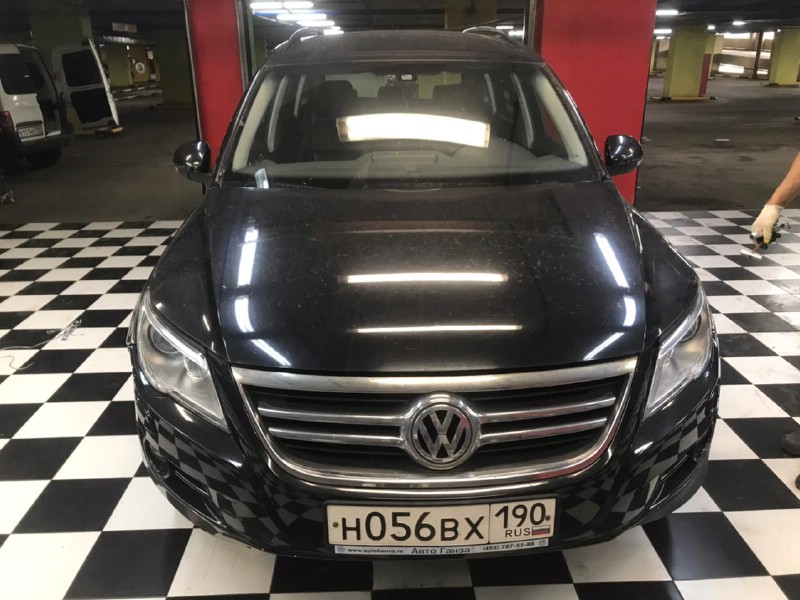 Замена лобового стекла Volkswagen Tiguan