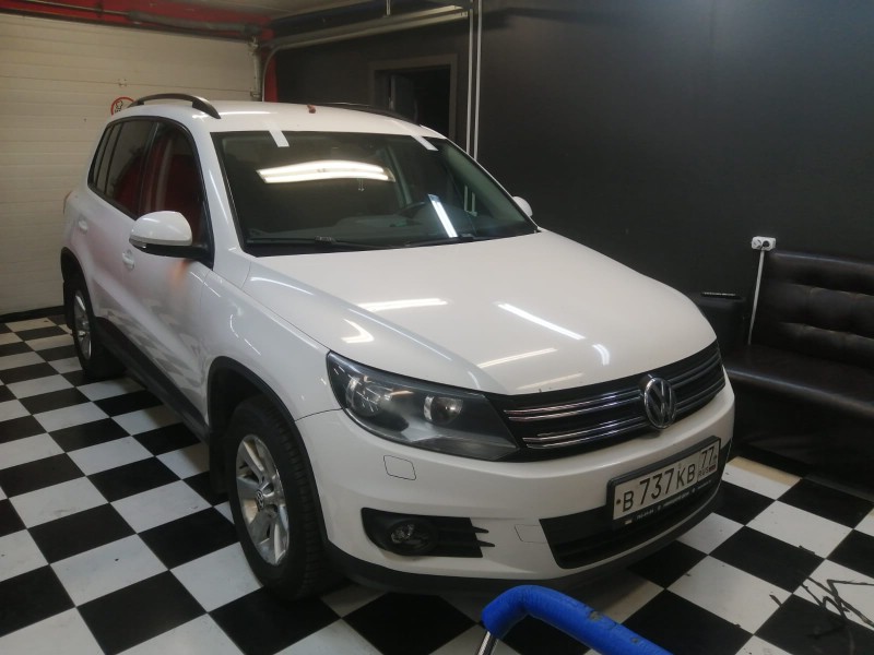 Замена лобового стекла Volkswagen Tiguan