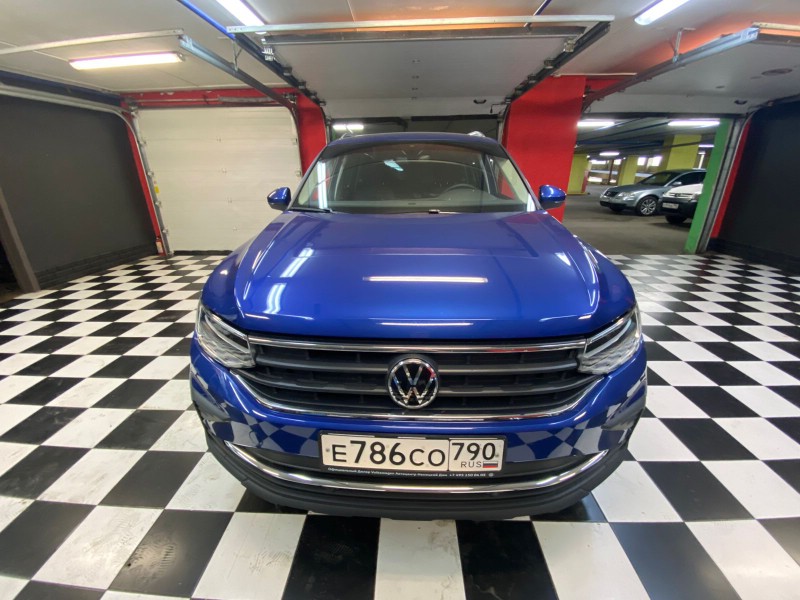 Замена лобового стекла Volkswagen Tiguan