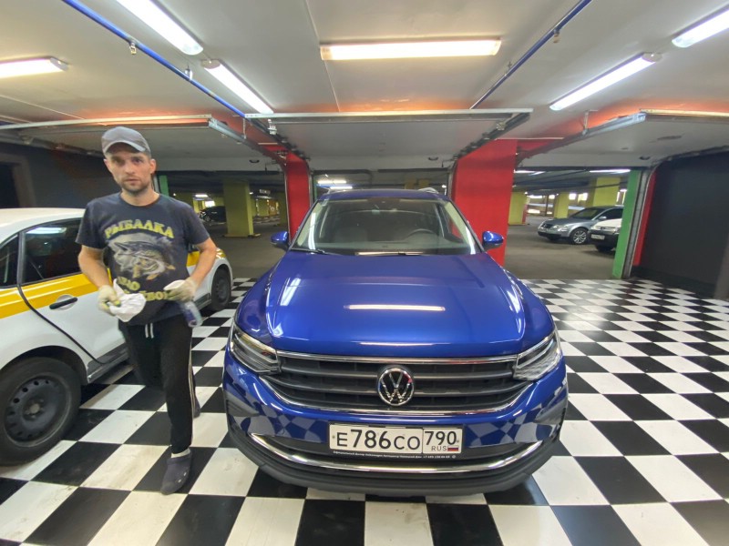 Замена лобового стекла Volkswagen Tiguan