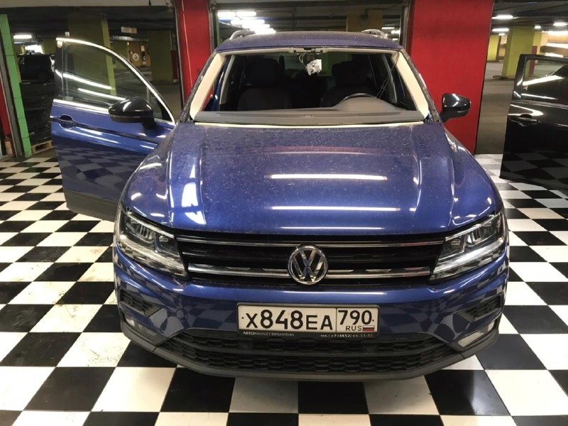 Замена лобового стекла Volkswagen Tiguan
