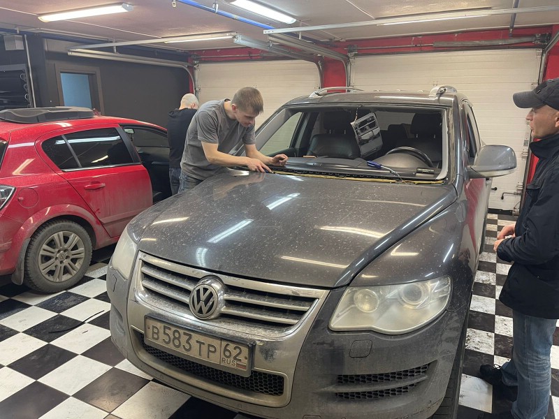 Замена лобового стекла Volkswagen Touareg