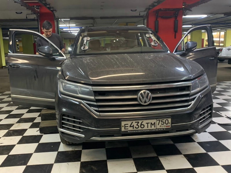 Замена лобового стекла Volkswagen Touareg