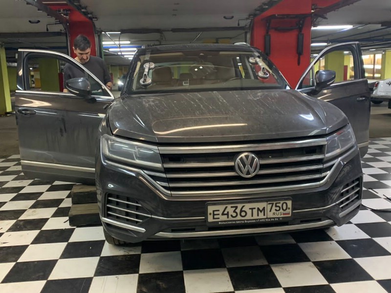Замена лобового стекла Volkswagen Touareg