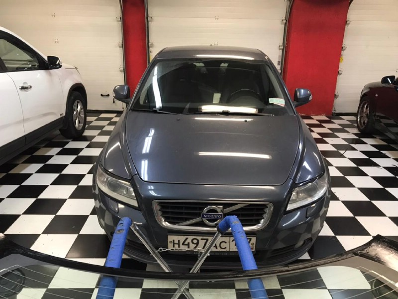 Замена лобового стекла Volvo S40