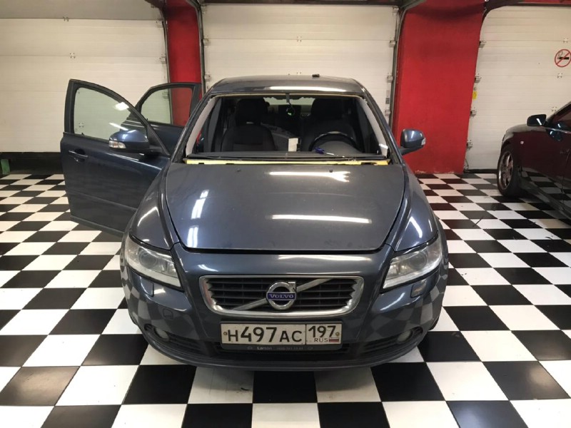 Замена лобового стекла Volvo S40