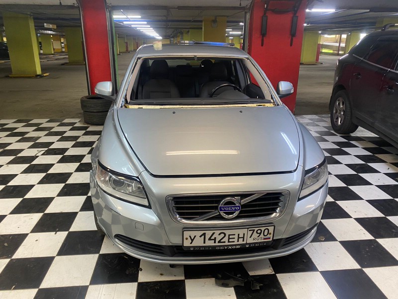 Замена лобового стекла Volvo s40