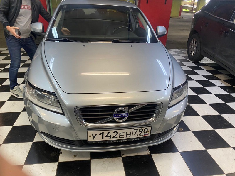Замена лобового стекла Volvo s40