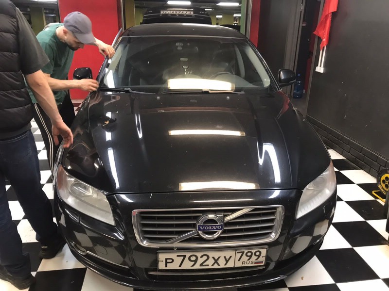 Замена лобового стекла Volvo S40