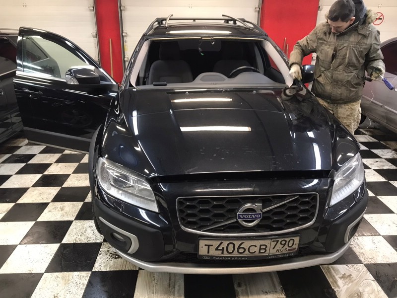 Замена лобового стекла Volvo XC70