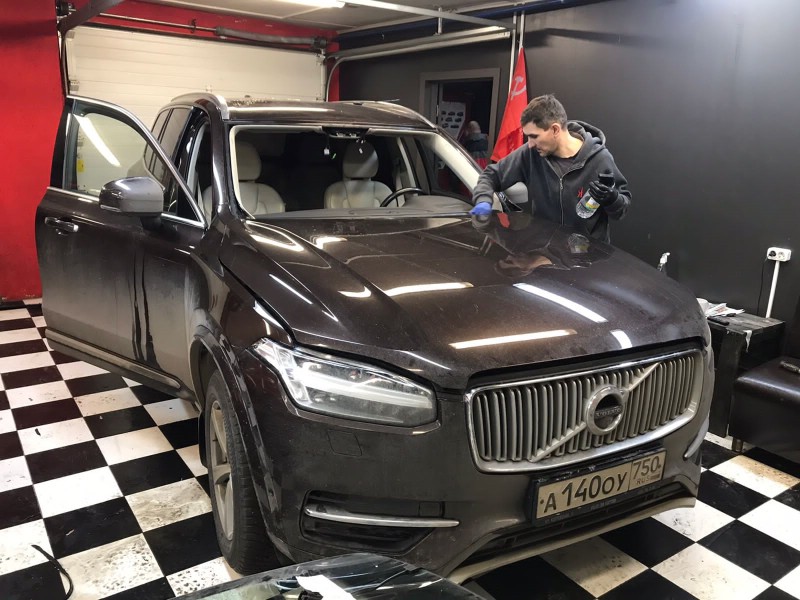 Замена лобового стекла Volvo XC90