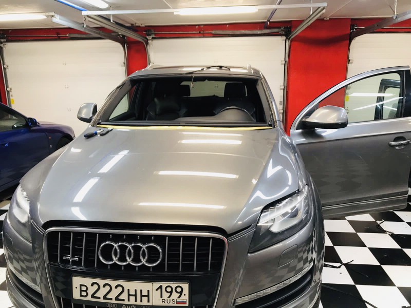 Замена лобового ветрового стекла Audi Q7
