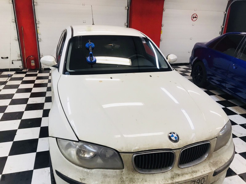 Замена лобового стекла BMW 1-Series E87