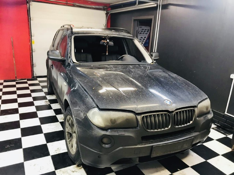 Замена лобового стекла BMW X3 E83