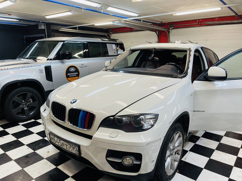 Замена лобового стекла BMW X5 E70