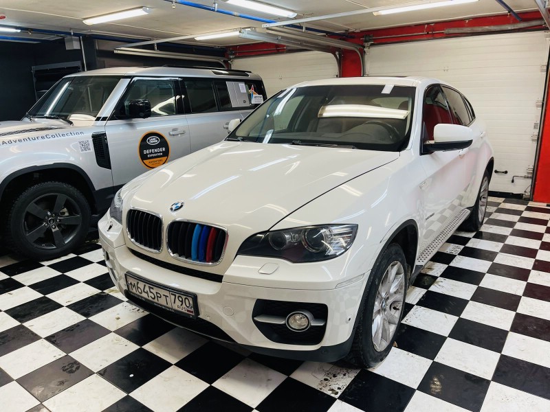 Замена лобового стекла BMW X5 E70