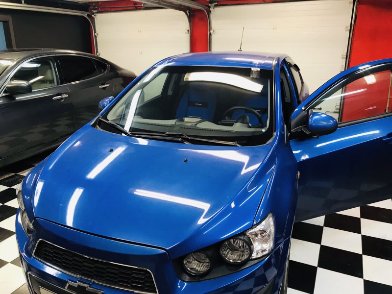 Замена лобового ветрового стекла Chevrolet Aveo (T300)
