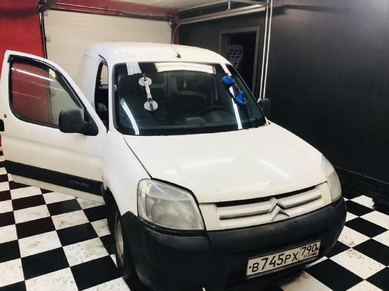 Замена лобового ветрового стекла Citroen Berlingo I