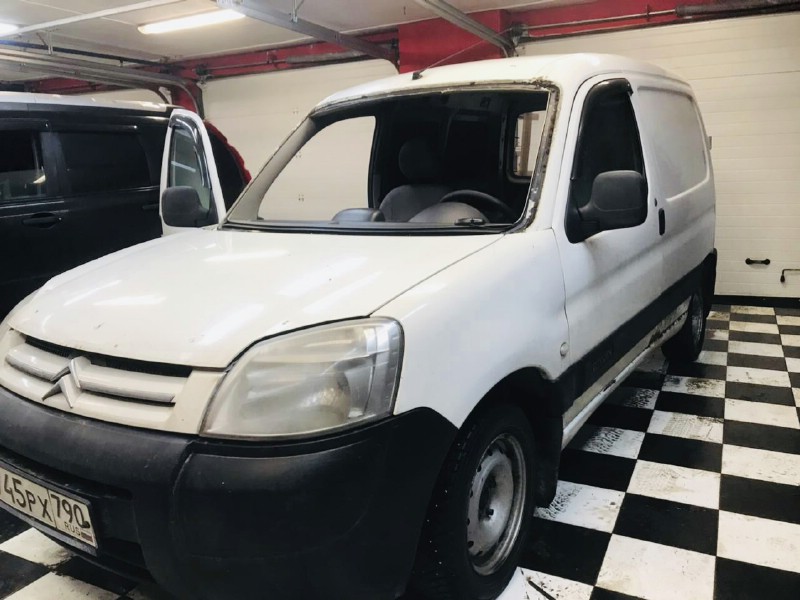 Замена лобового ветрового стекла Citroen Berlingo I