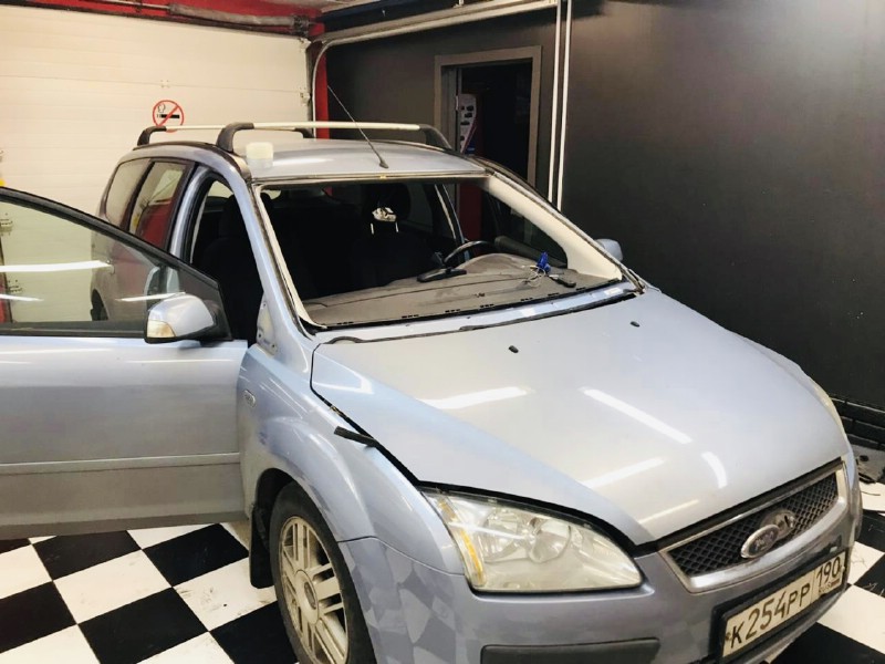Замена лобового ветрового стекла Ford Focus II