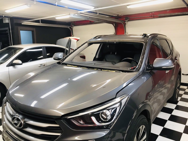 Замена лобового ветрового стекла Hyundai Santa FE