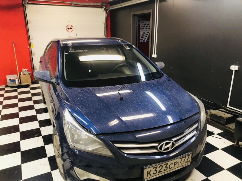 Замена лобового ветрового стекла Hyundai Solaris