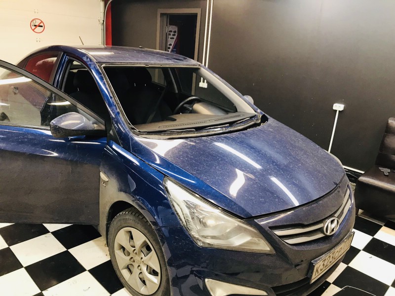 Замена лобового ветрового стекла Hyundai Solaris