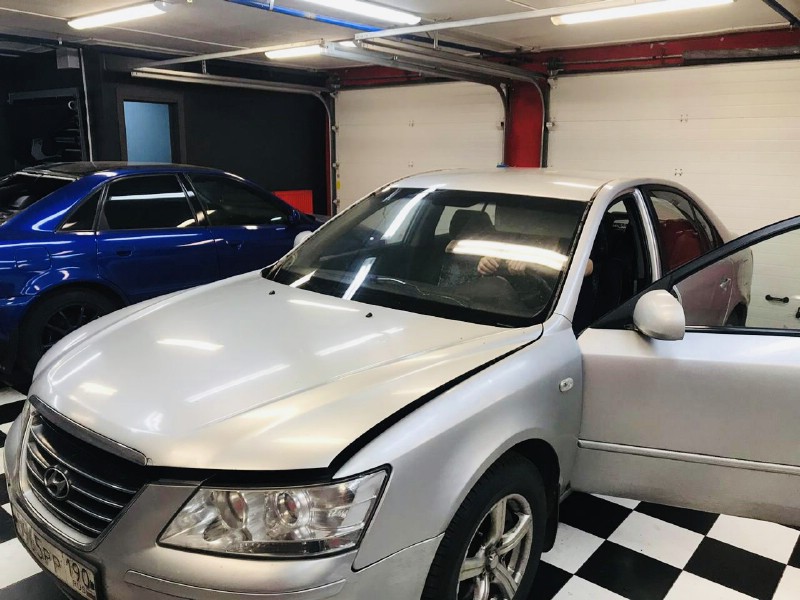 Замена лобового ветрового стекла Hyundai Sonata NF