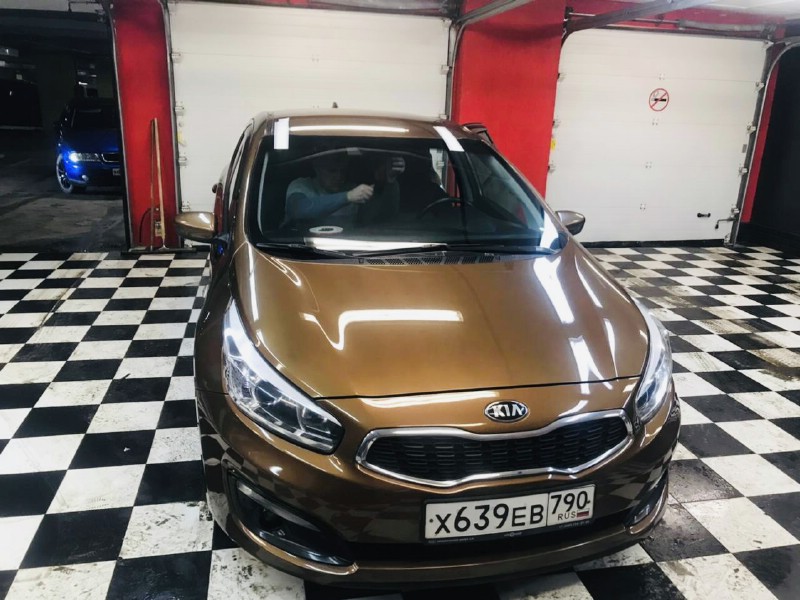 Замена лобового стекла Kia Ceed 5D HBK