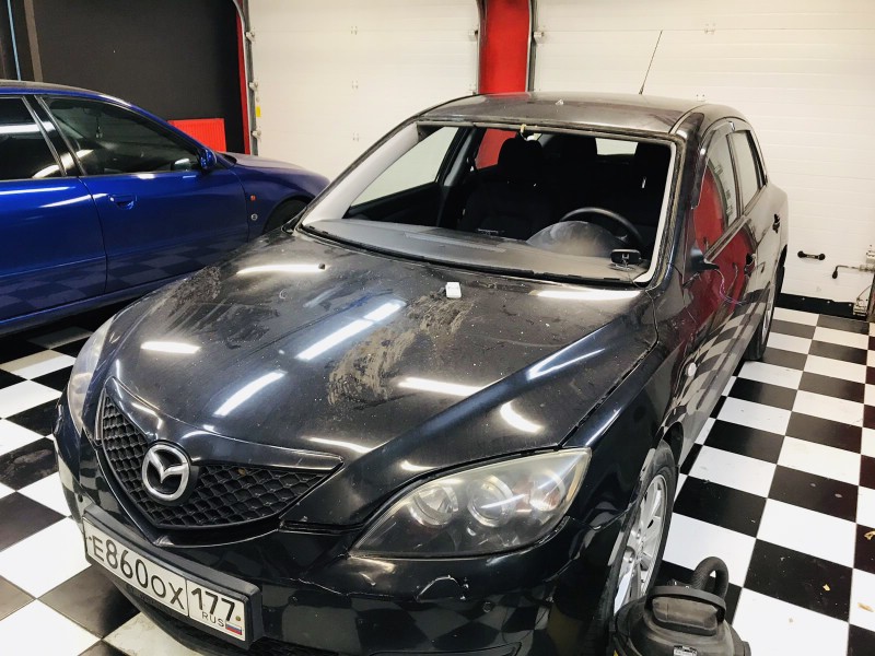 Замена лобового ветрового стекла Mazda 3