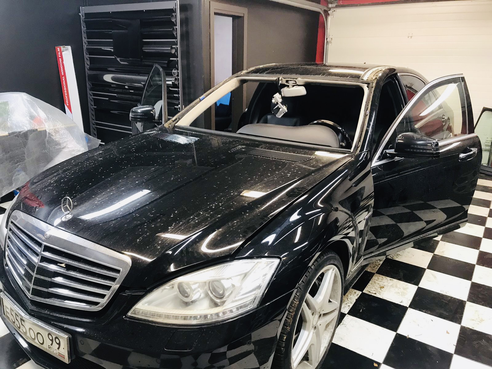 Замена лобового ветрового стекла Mercedes-Benz S-Class W221